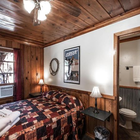Apache Village Cabinette 11, Queen Bed, Midtown, Sleeps 2 Ruidoso Exteriör bild