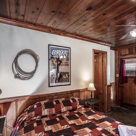 Apache Village Cabinette 11, Queen Bed, Midtown, Sleeps 2 Ruidoso Exteriör bild