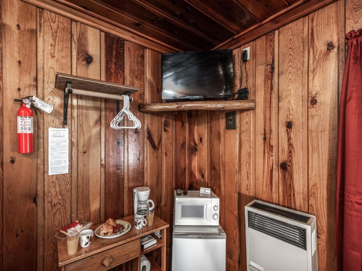 Apache Village Cabinette 11, Queen Bed, Midtown, Sleeps 2 Ruidoso Exteriör bild