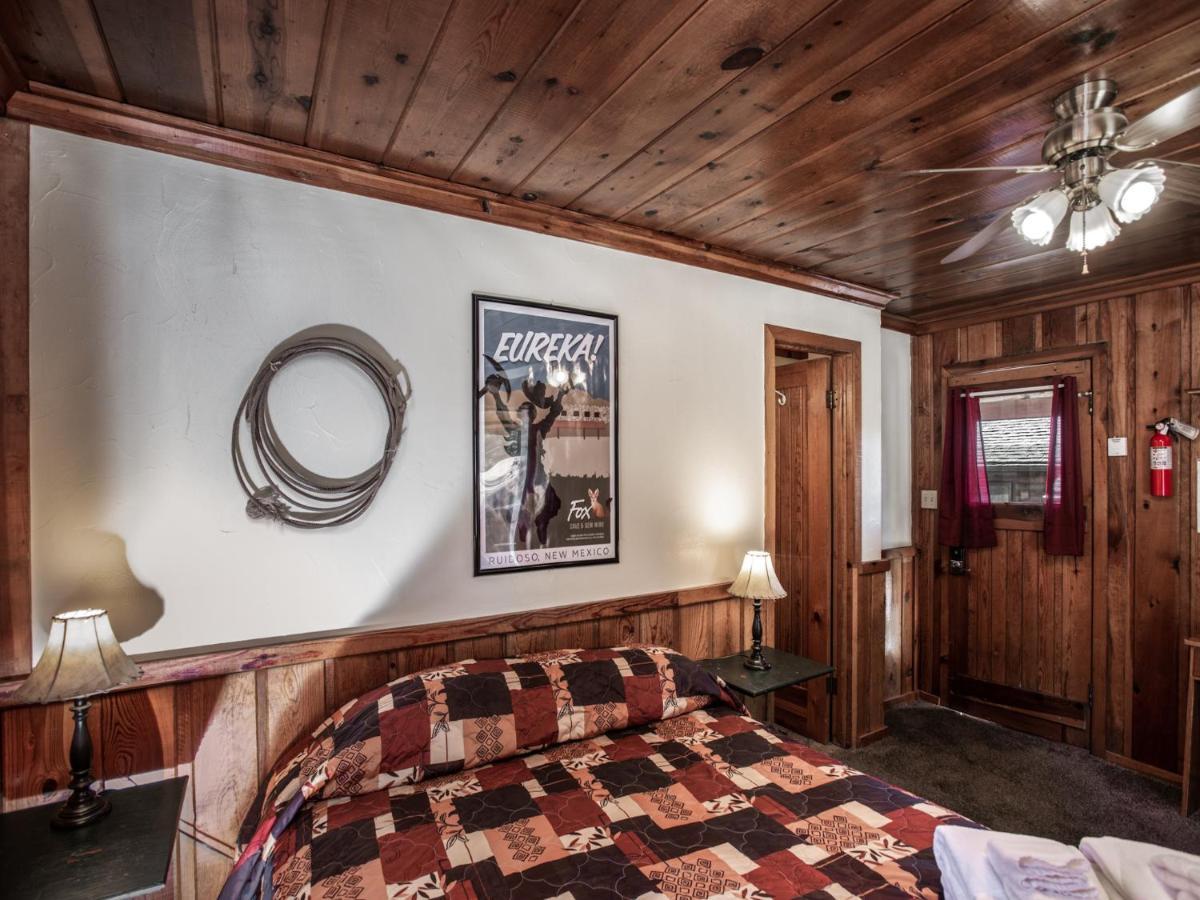 Apache Village Cabinette 11, Queen Bed, Midtown, Sleeps 2 Ruidoso Exteriör bild